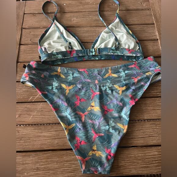 La Vie En Rose Parrot Print High Leg Triangle‎ Bikini Bathing Suit. - Picture 7 of 13